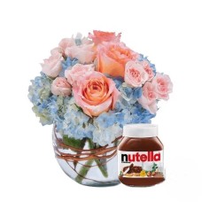 Bouquet rosa e blu con Nutella Ferrero (Raffinato)