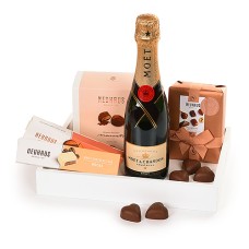 Vassoio regalo Neuhaus con champagne Moet e cioccolatini