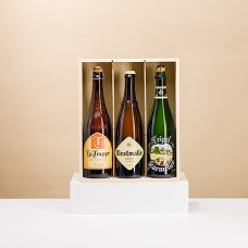 Degustazione di birra belga Tripel in cassa di legno