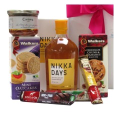 Regalo whisky giapponese e prelibatezze internazionali