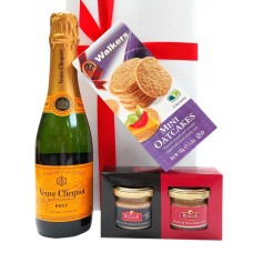 Piccola Bottiglia Di Veuve Clicquot Con Foie Gras