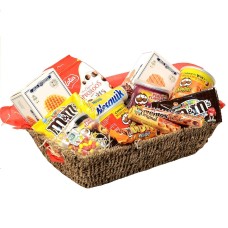 Delizioso cestino di caramelle come regalo